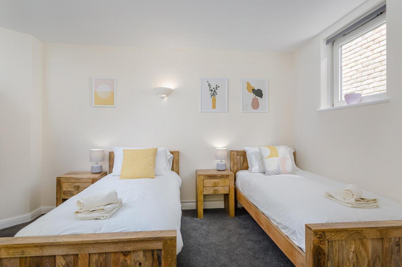 2 Bedroom City Centre Townhouse - With Parking Cambridge  Exterior photo