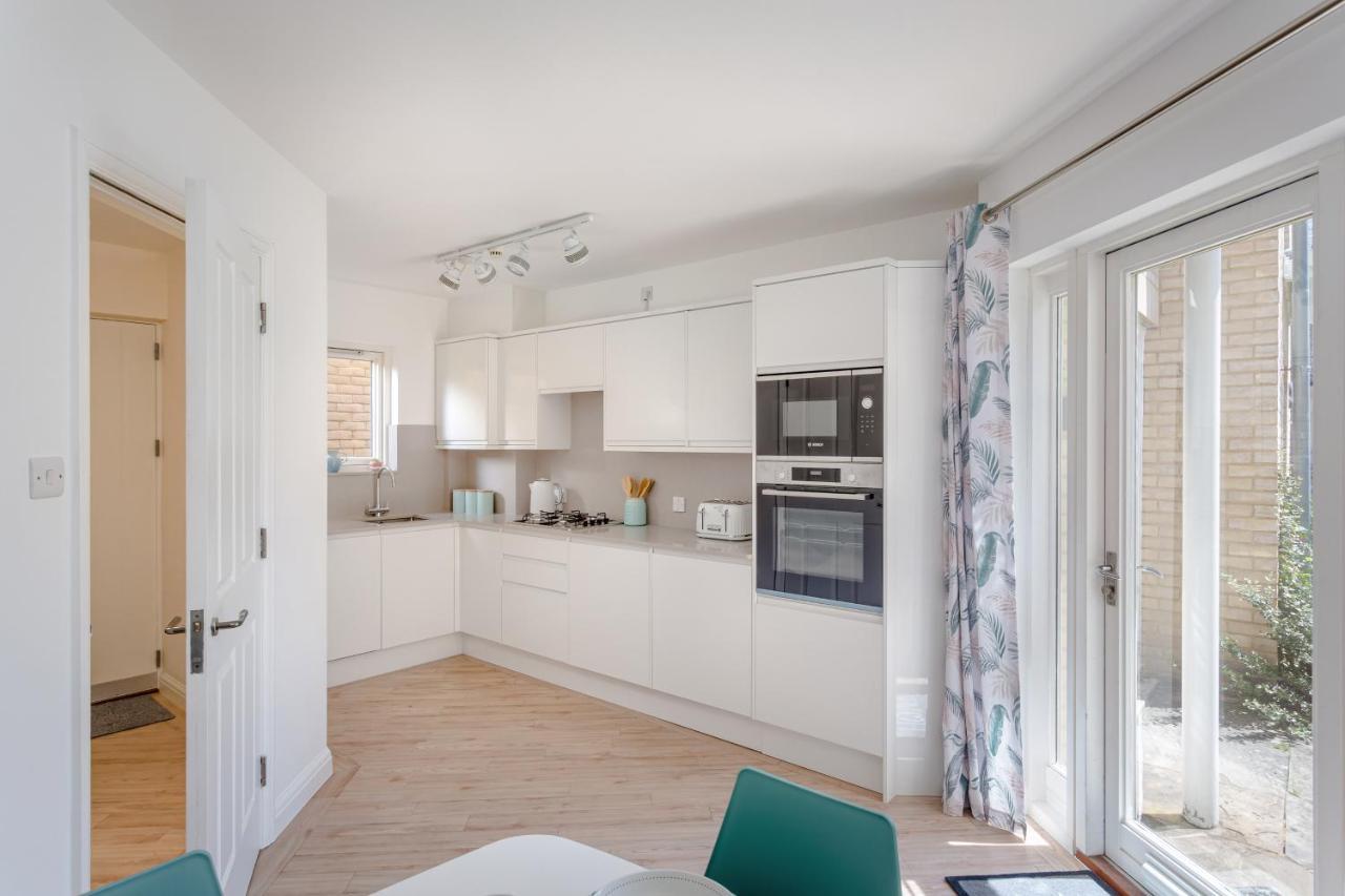 2 Bedroom City Centre Townhouse - With Parking Cambridge  Exterior photo